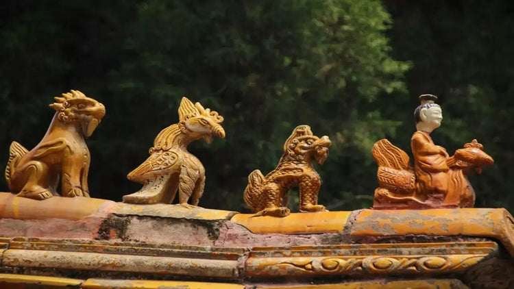 Status and Figurines
