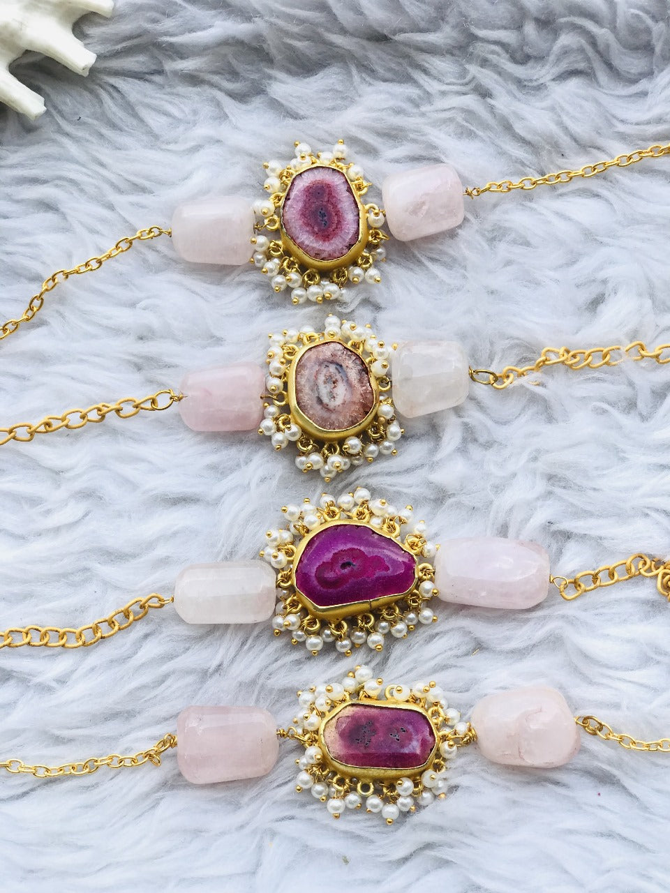 Agate with Rose Quartz and pearl Bracelet in brass metal with 18k gold plating
