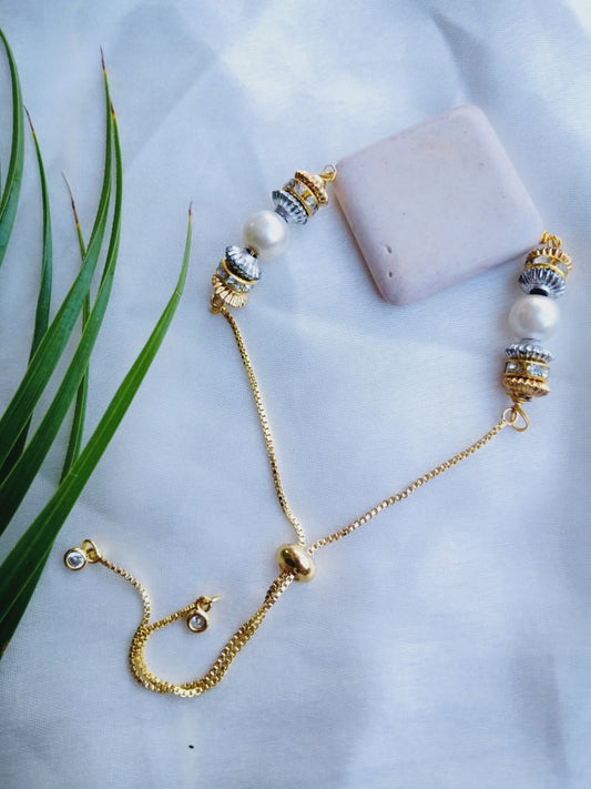 Pink Bracelet in adjustable chain
